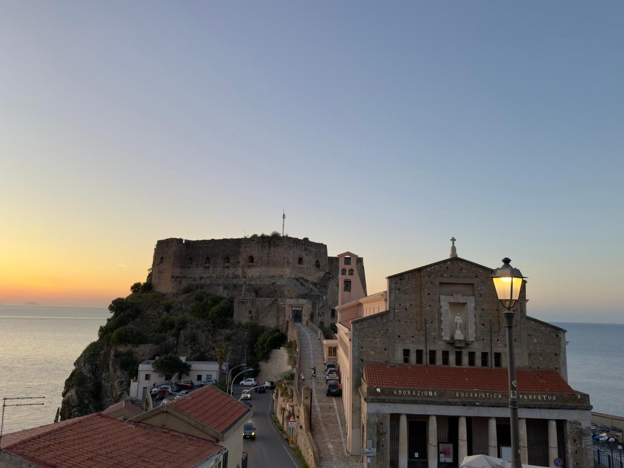Leonardo Suites Scilla Exterior photo